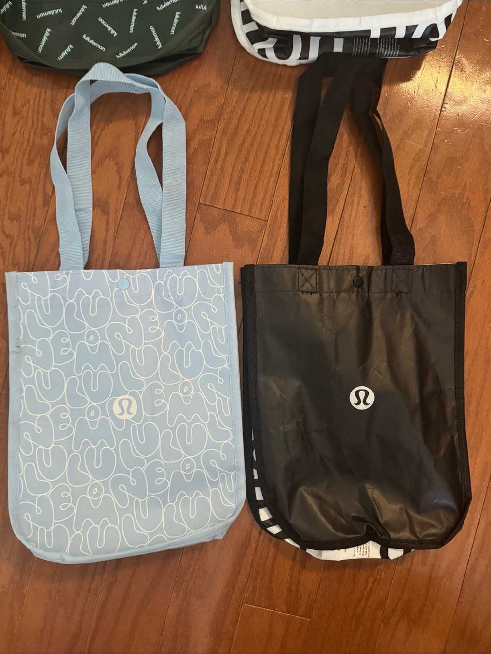 Lululemon Reusable Shopping Tote Bag Lot of 5 Snap Closure Mixed Sizes - Picture 6 of 6